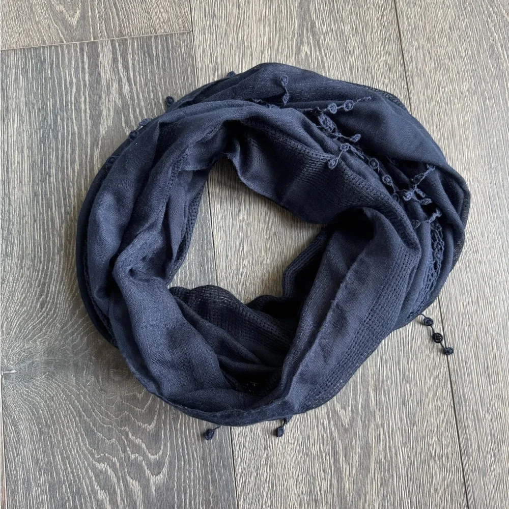 Abercrombie and Fitch Infinity Scarf in Navy Blue